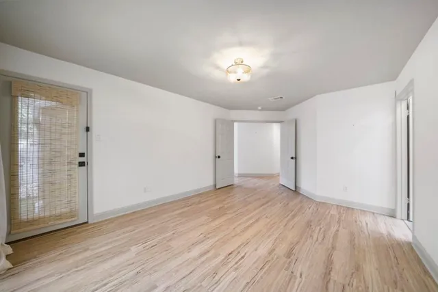 $3,200 | 31 Silver Canyon Place, The Woodlands, TX 77381