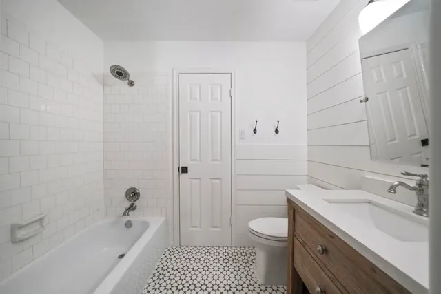 $3,200 | 31 Silver Canyon Place, The Woodlands, TX 77381