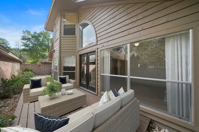 $3,200 | 31 Silver Canyon Place, The Woodlands, TX 77381