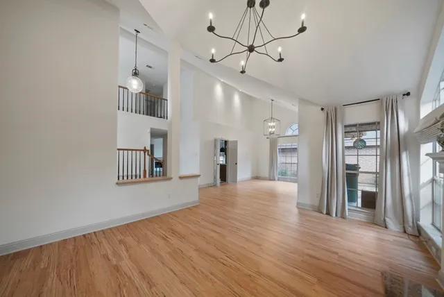 $3,200 | 31 Silver Canyon Place, The Woodlands, TX 77381