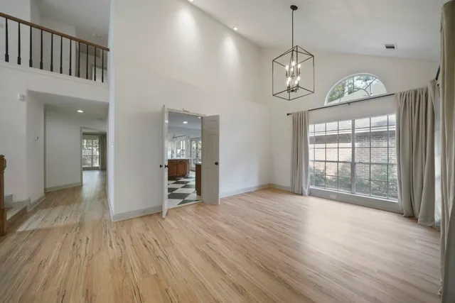 $3,200 | 31 Silver Canyon Place, The Woodlands, TX 77381