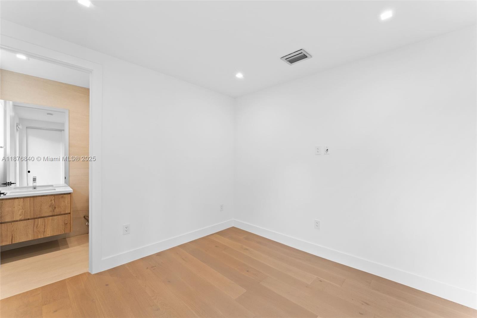 3132 Plaza Street Miami, FL 33133 - Photo 26 of 36 a view of an empty room