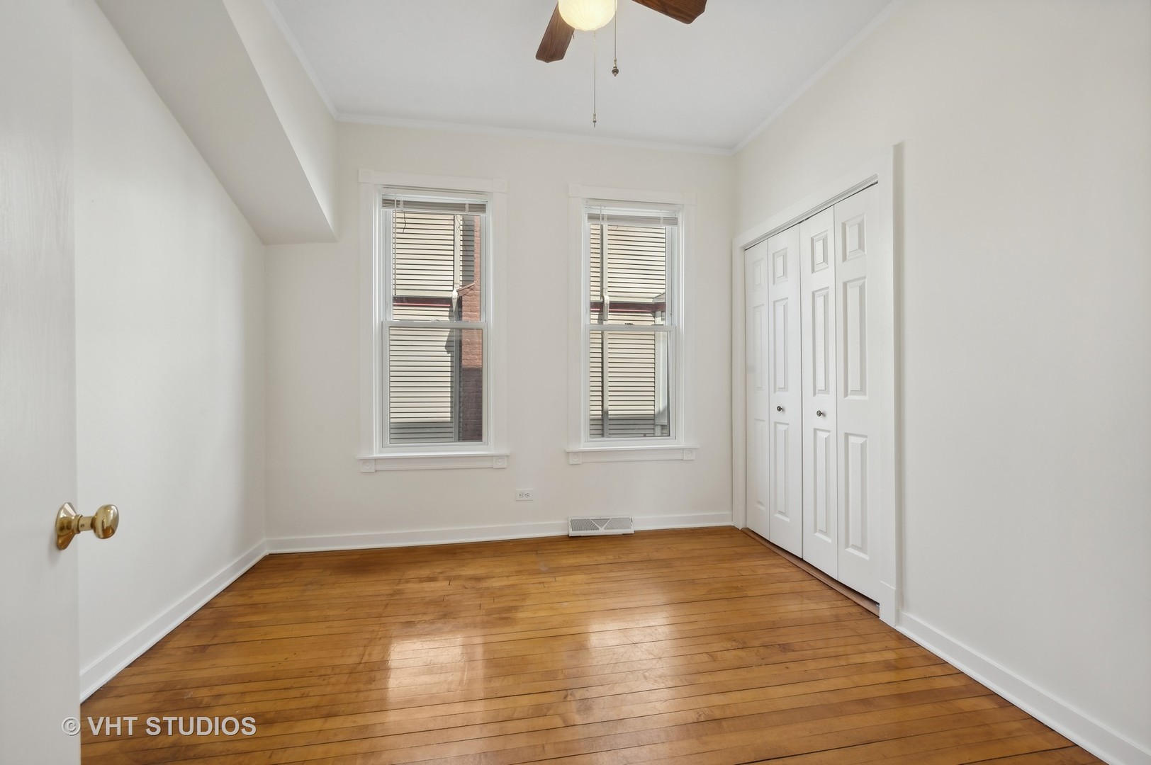 4035 North Harding Avenue Chicago, IL 60618 - Photo 8 of 29 Gallery Image 8
