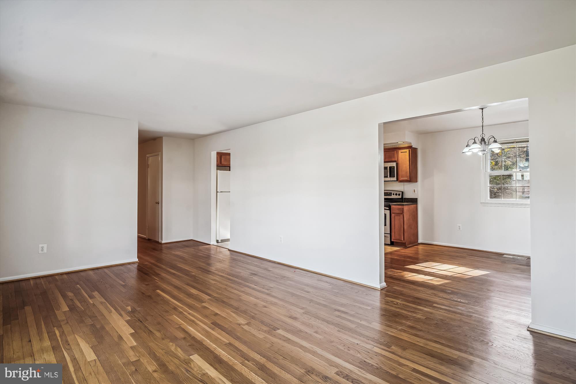 3708 Briars Road Olney, MD 20832 - Photo 27 of 55 Living Room