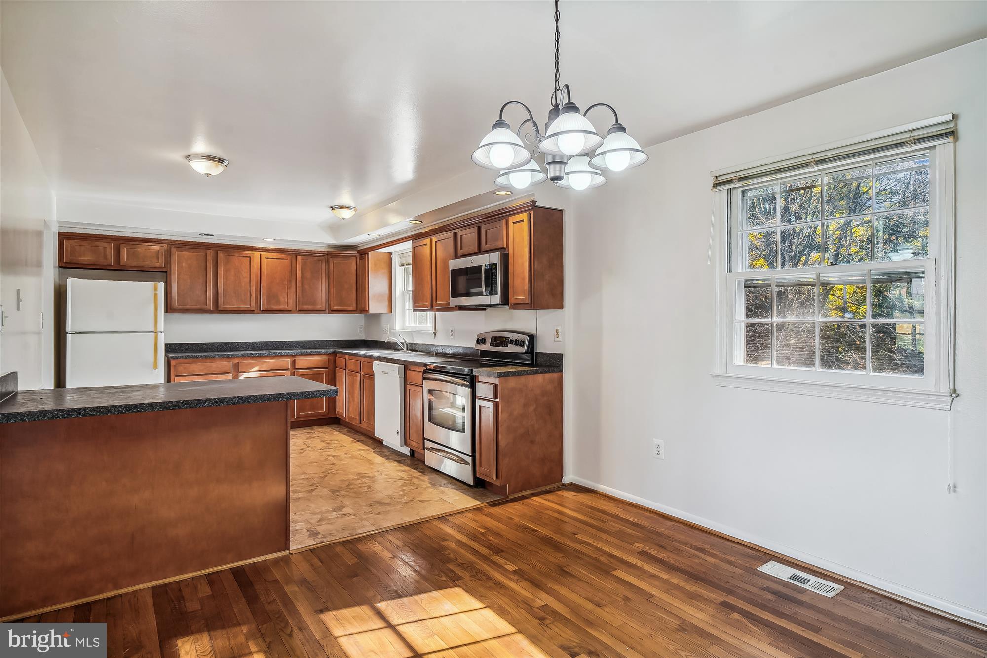 3708 Briars Road Olney, MD 20832 - Photo 7 of 55 Dining Area