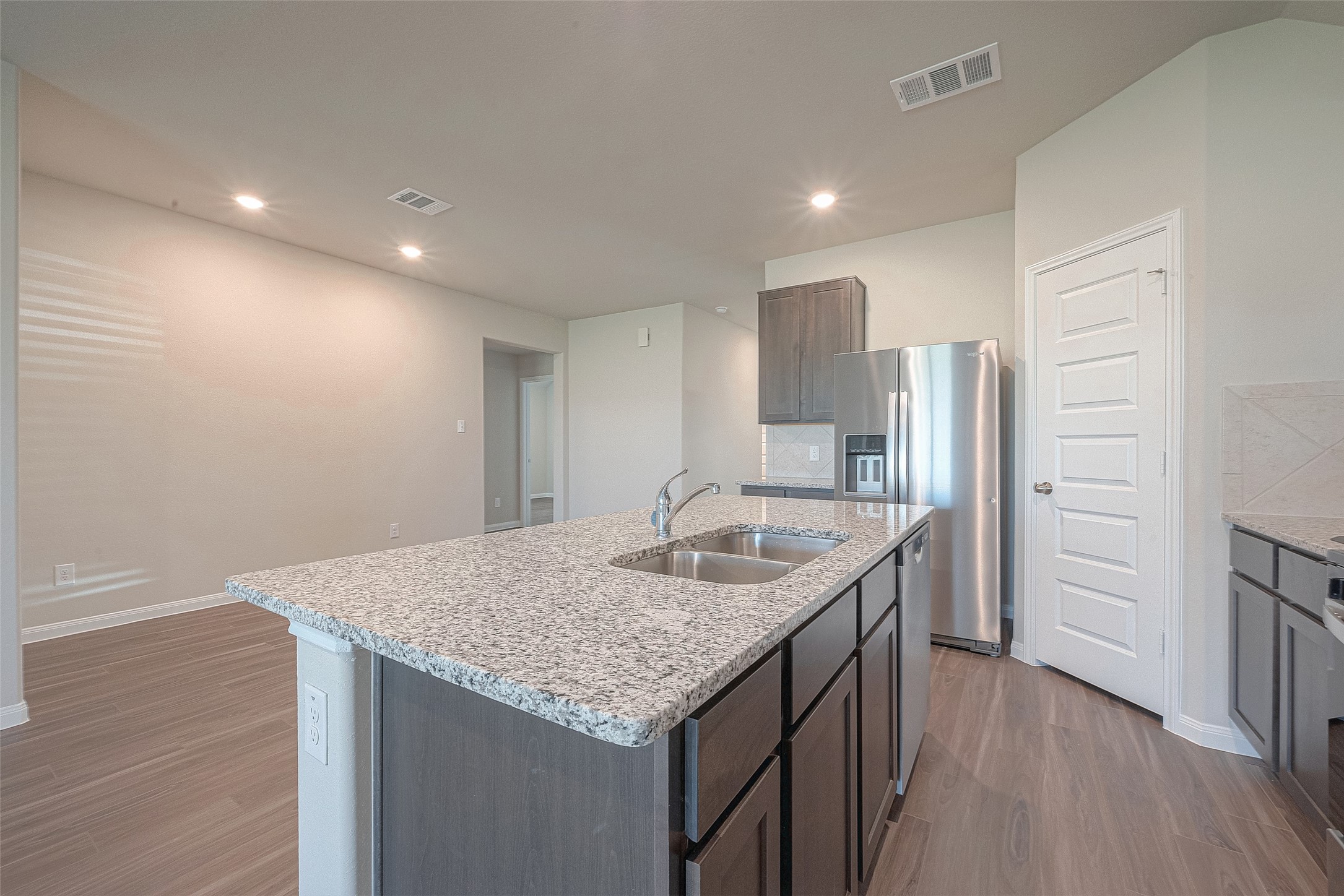 5318 Briana Dee Drive Rosharon, TX 77583 - Photo 15 of 37