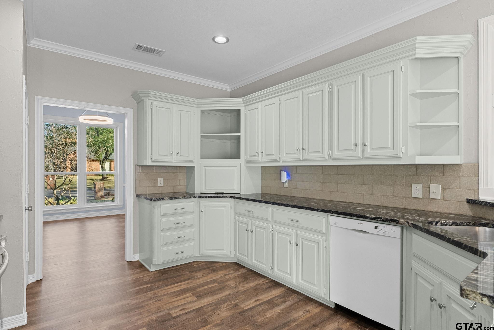 1208 West Rieck Road Tyler, TX 75703 - Photo 11 of 35