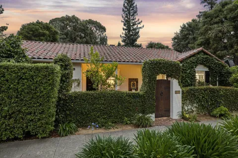$3,980,000 | 690 Lincoln Avenue, Palo Alto, CA 94301