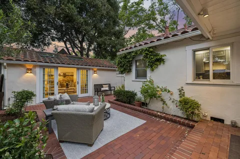$3,980,000 | 690 Lincoln Avenue, Palo Alto, CA 94301