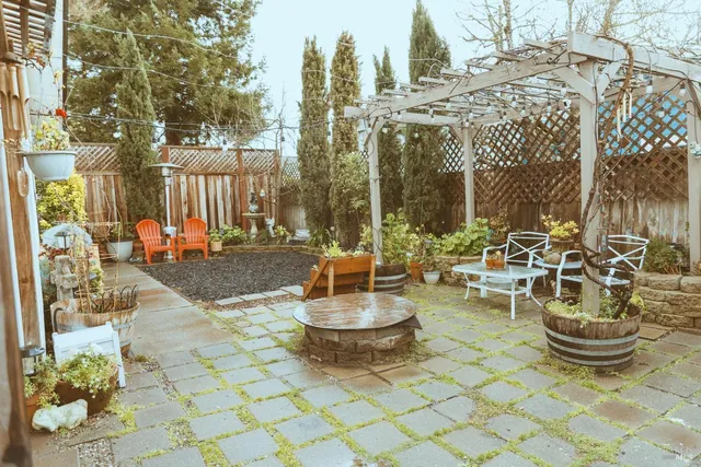 a view of outdoor space yard deck and patio