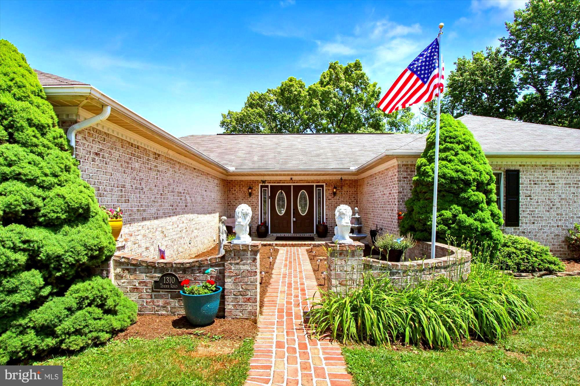 1310 Toann Road York, PA 17403 - Photo 4 of 61 Gallery Image 4