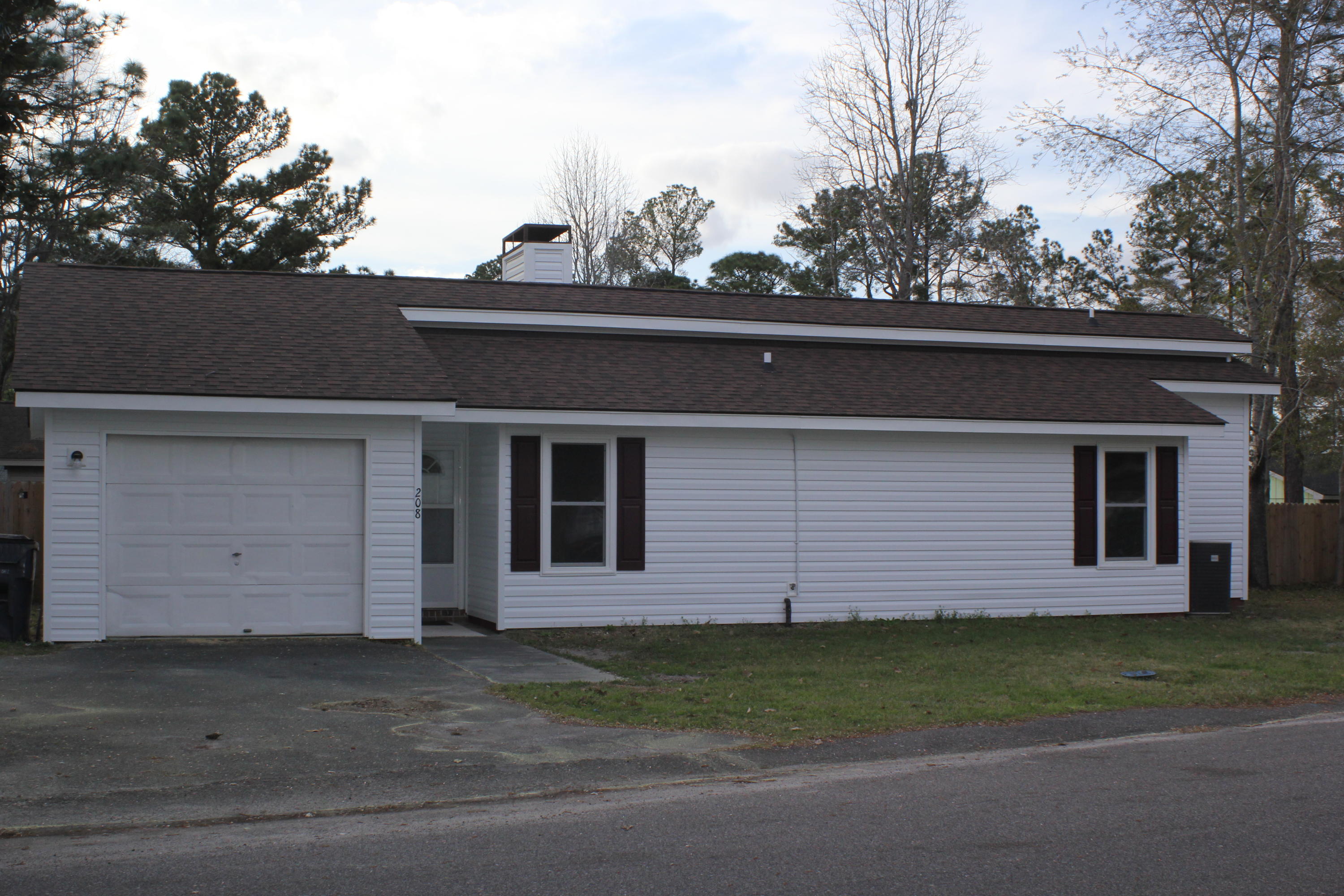 208 Pebble Creek Road Summerville, SC 29486 - Photo 1 of 7 IMG_4786