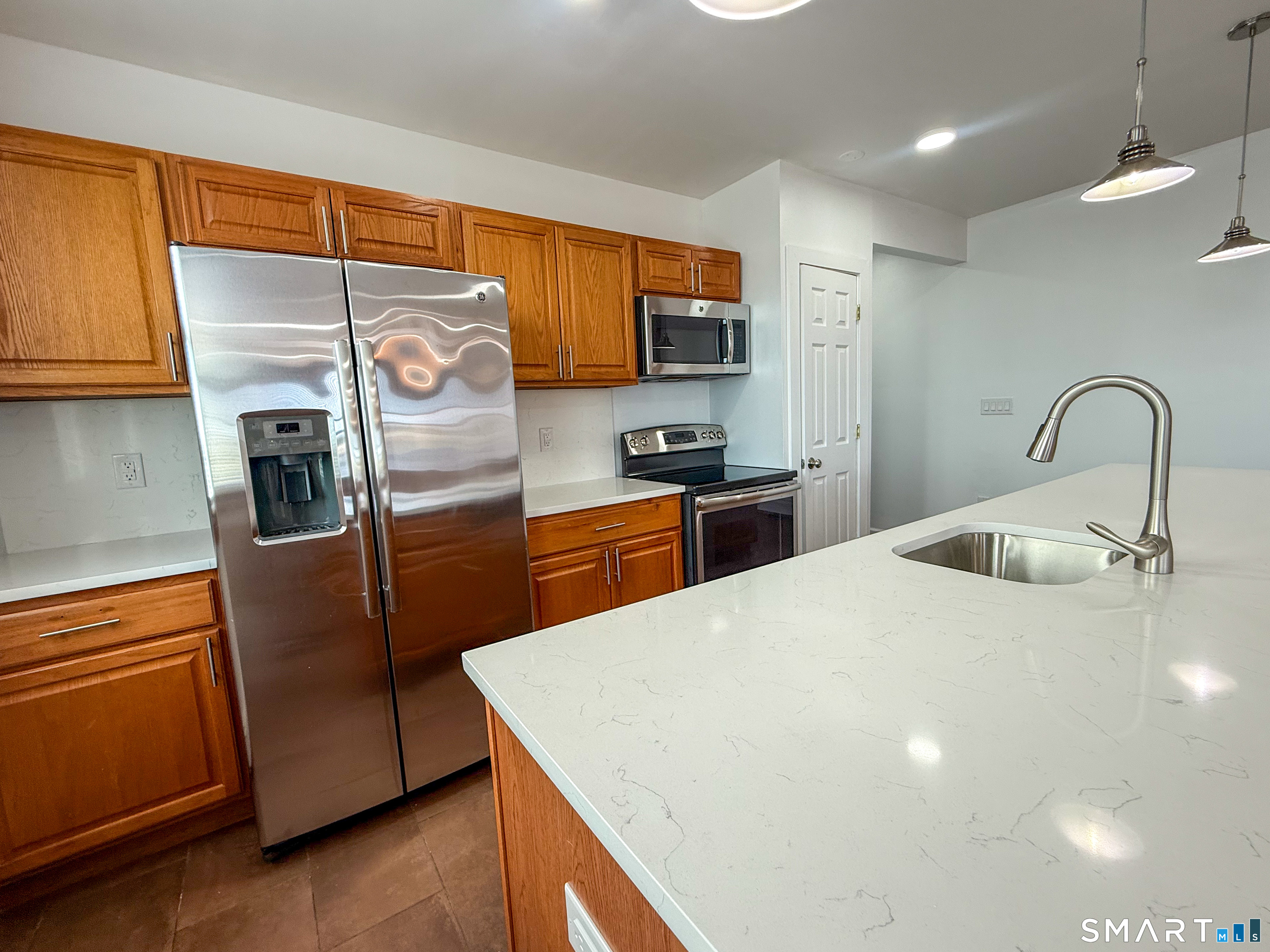 18 Bank Street New London, CT 06320 - Photo 4 of 16