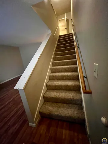 $129,900 | 2004 Greenbriar Drive, Emporia, KS 66801