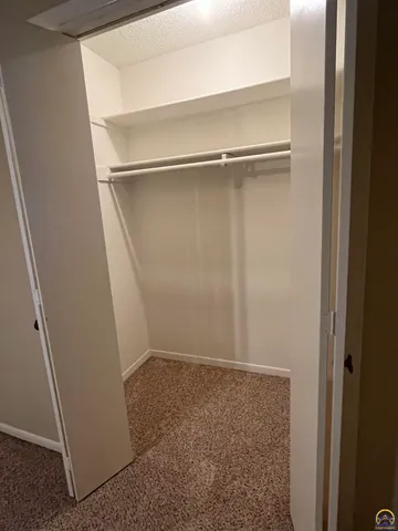 $129,900 | 2004 Greenbriar Drive, Emporia, KS 66801