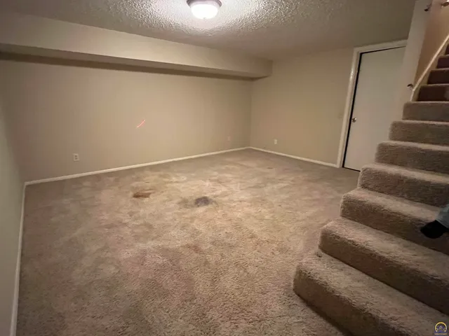 $129,900 | 2004 Greenbriar Drive, Emporia, KS 66801