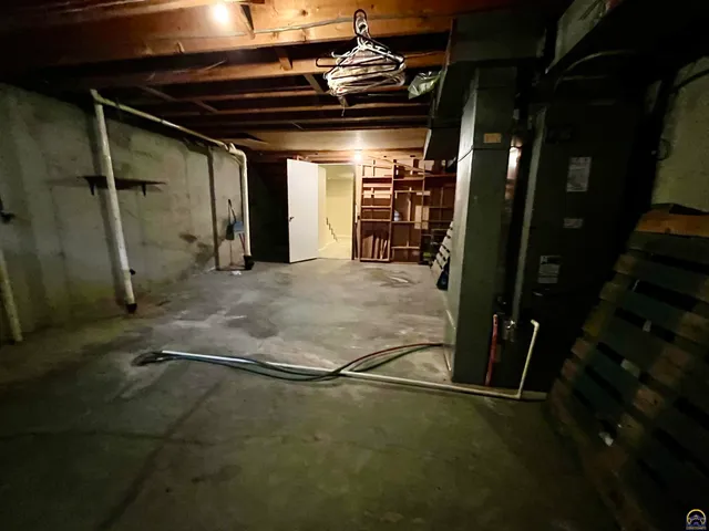 $129,900 | 2004 Greenbriar Drive, Emporia, KS 66801