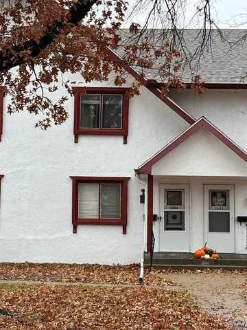 $129,900 | 2004 Greenbriar Drive, Emporia, KS 66801