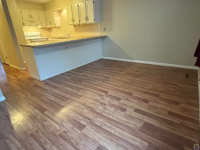 $129,900 | 2004 Greenbriar Drive, Emporia, KS 66801