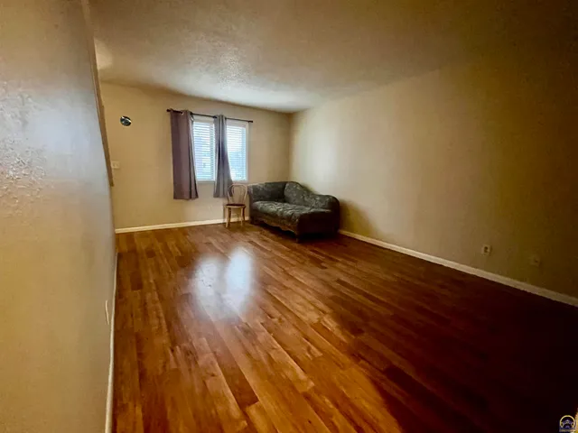 $129,900 | 2004 Greenbriar Drive, Emporia, KS 66801