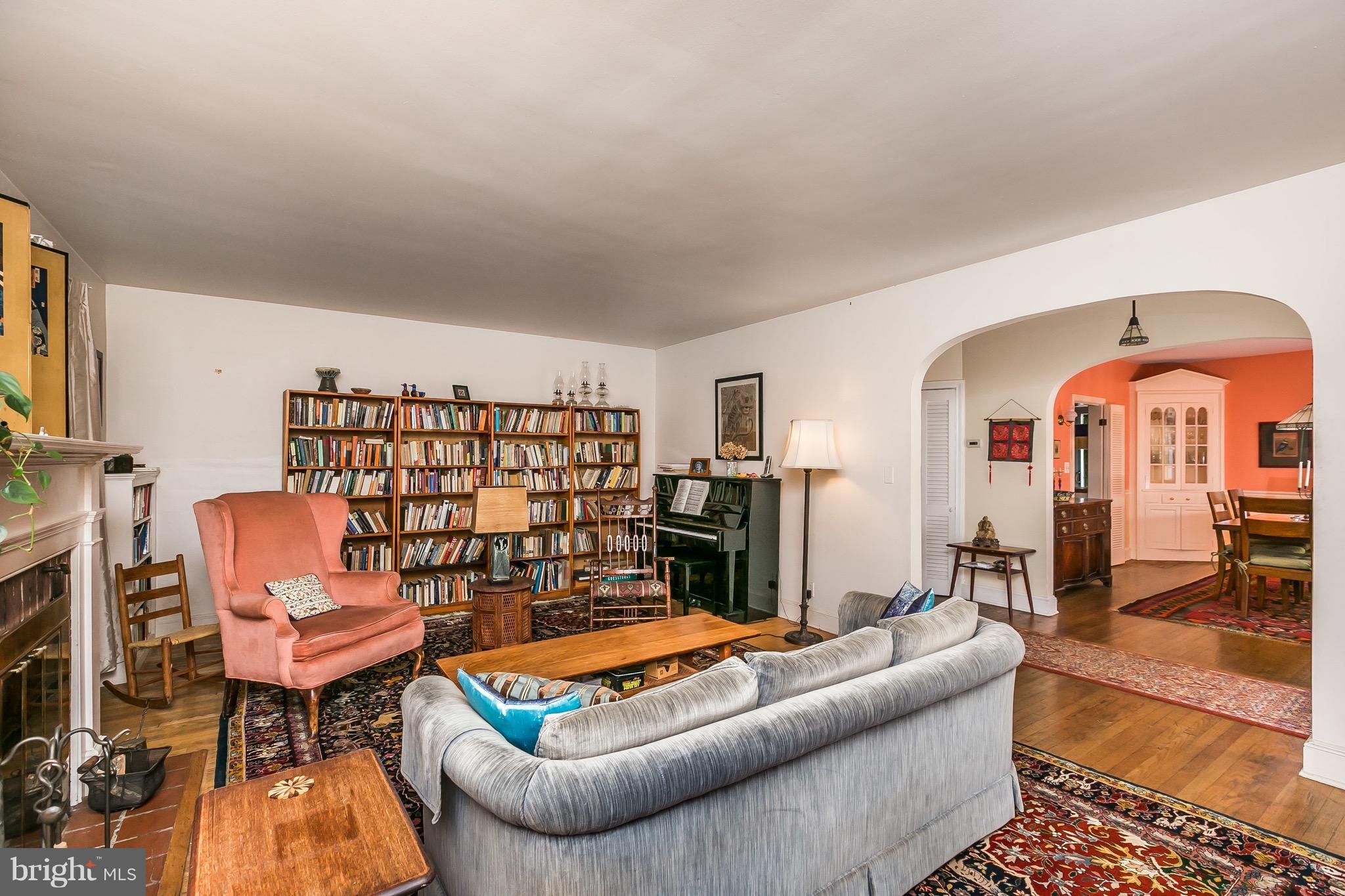 320 Dunkirk Road Baltimore, MD 21212 - Photo 6 of 27 Living Room