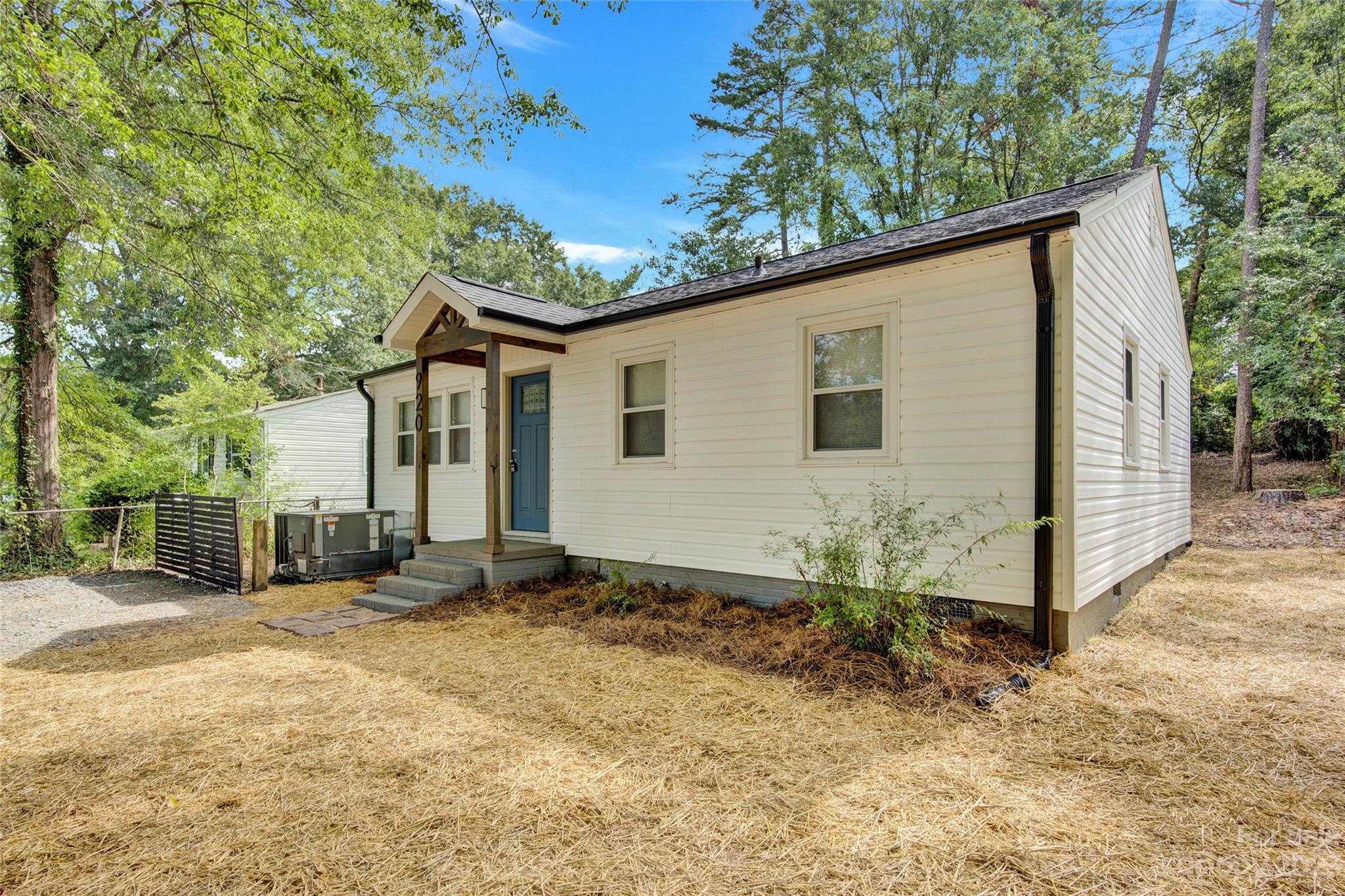 920 North Ransom Street Gastonia, NC 28052 - Photo 2 of 22 Gallery Image 2