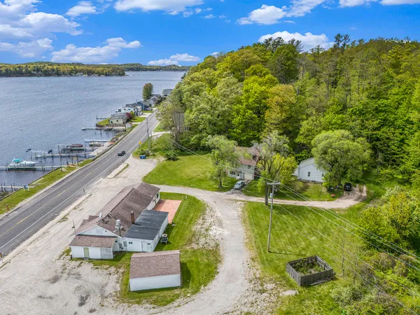 $795,000 | 5164 Monroe Road, Pentwater, MI 49449