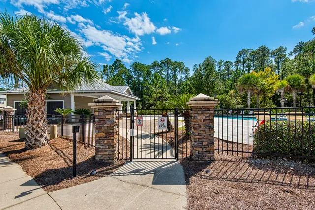 $1,850 | 112 Date Palm Lane, Freeport, FL 32439