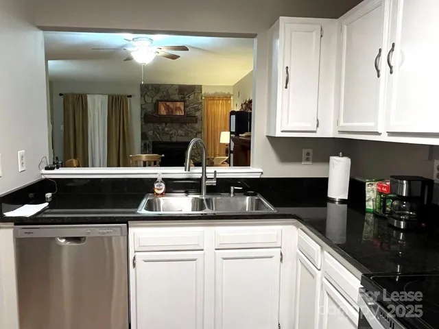 $2,200 | 8103 Circle Tree Lane, Charlotte, NC 28277