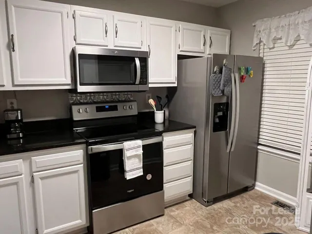 $2,200 | 8103 Circle Tree Lane, Charlotte, NC 28277