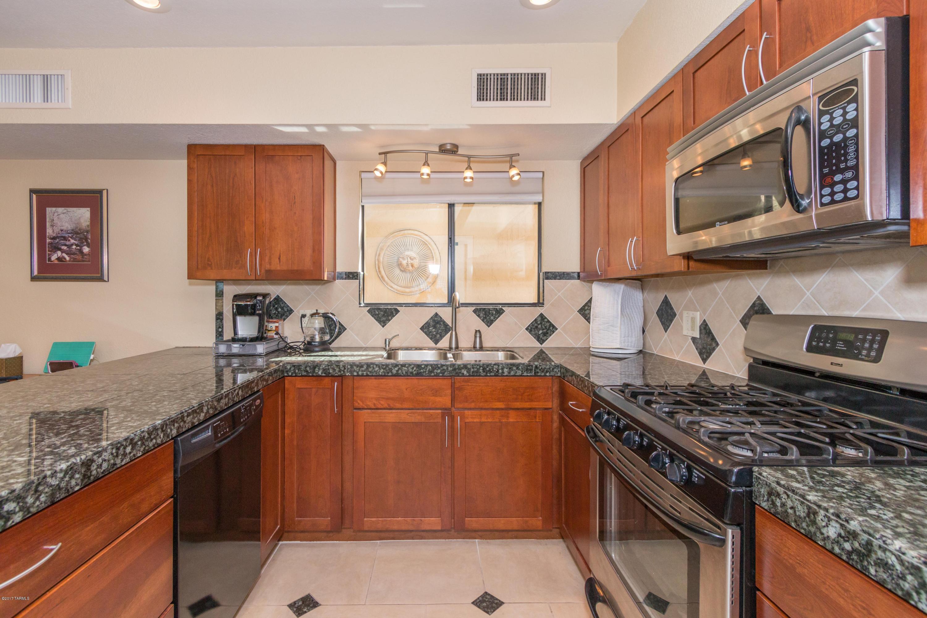 7004 East Rivercrest Road Tucson, AZ 85750 - Photo 4 of 27 Gallery Image 4