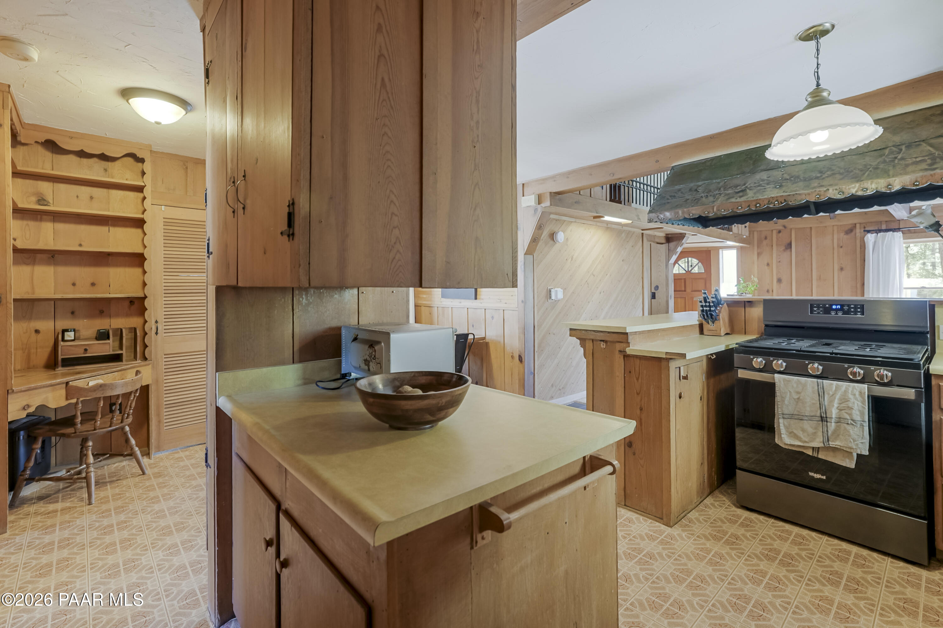 902 Hemlock Avenue Prescott, AZ 86303 - Photo 12 of 37 Kitchen 4