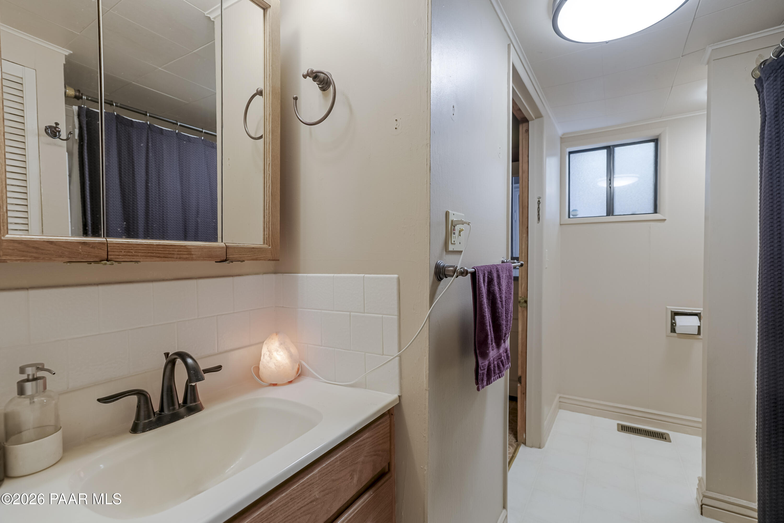 902 Hemlock Avenue Prescott, AZ 86303 - Photo 19 of 37 Primary Bathroom 1