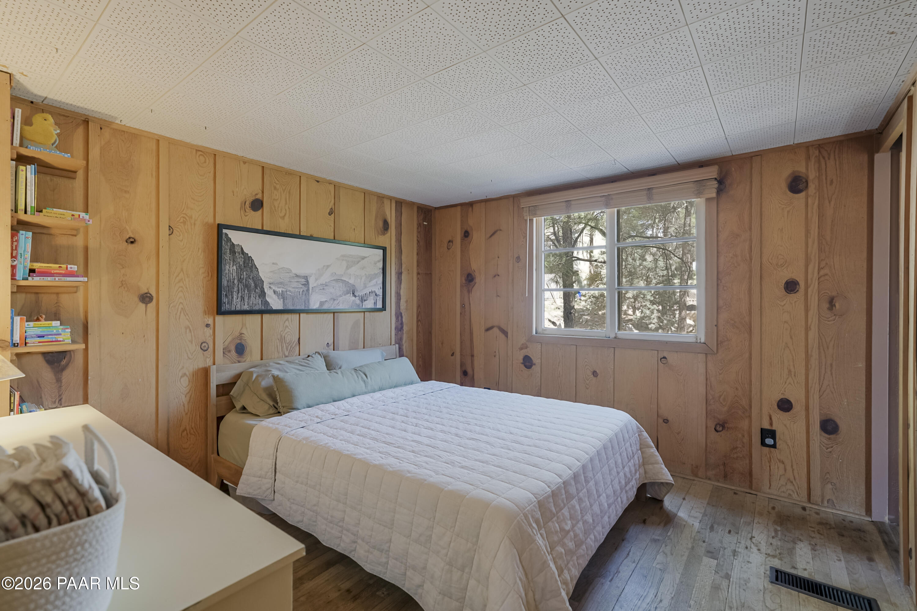 902 Hemlock Avenue Prescott, AZ 86303 - Photo 20 of 37 Guest Bedroom 1