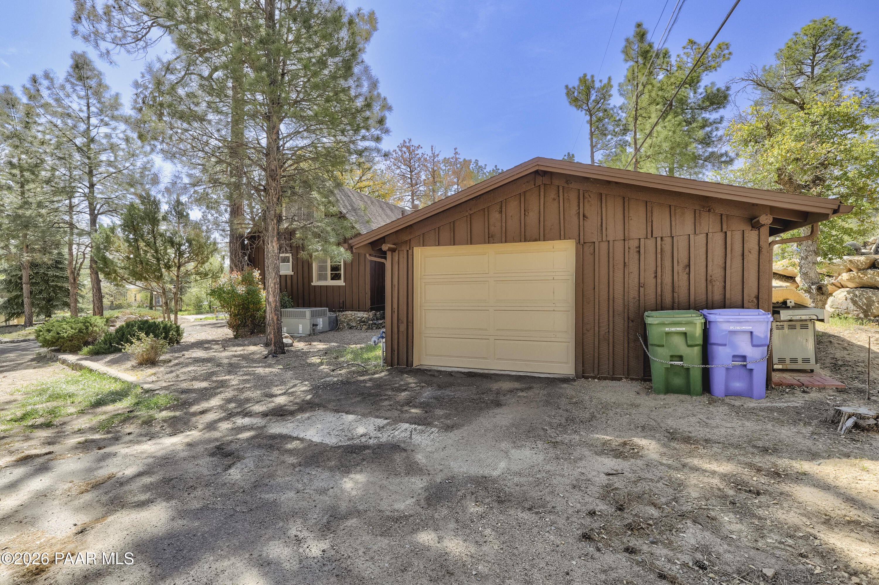 902 Hemlock Avenue Prescott, AZ 86303 - Photo 27 of 37 Garage