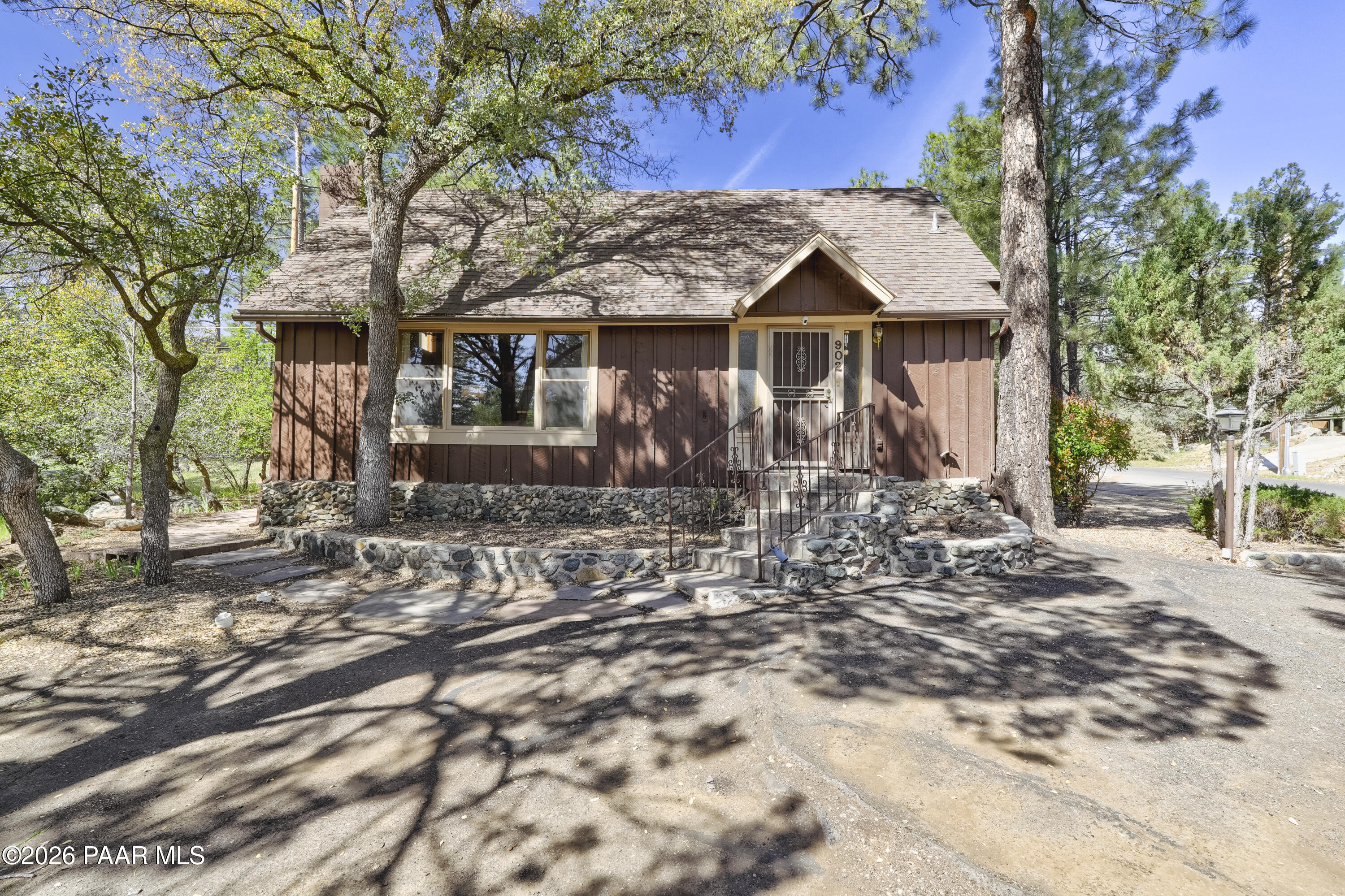 902 Hemlock Avenue Prescott, AZ 86303 - Photo 3 of 37 A Front View 3