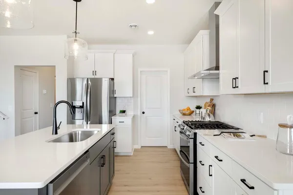 $577,795 | 3468 Knightsbridge Trail Lake North, Lake Elmo, MN 55042