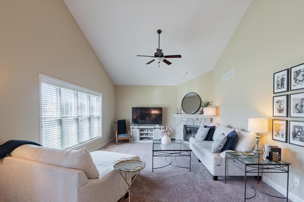 2020 Escalade Road Bloomington, IL 61705 - Photo 13 of 28