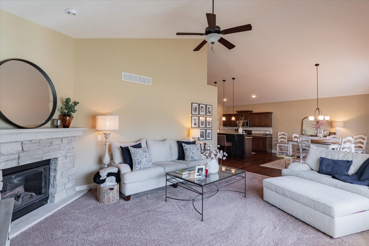 2020 Escalade Road Bloomington, IL 61705 - Photo 14 of 28