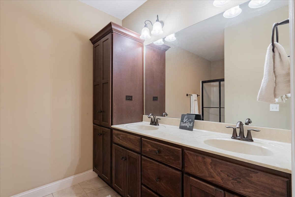 2020 Escalade Road Bloomington, IL 61705 - Photo 17 of 28