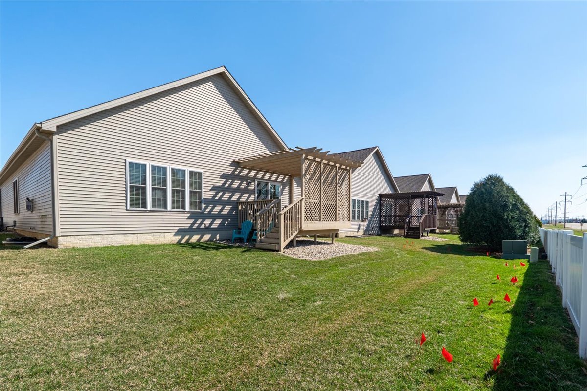 2020 Escalade Road Bloomington, IL 61705 - Photo 24 of 28