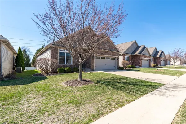 $375,000 | 2020 Escalade Road, Bloomington, IL 61705