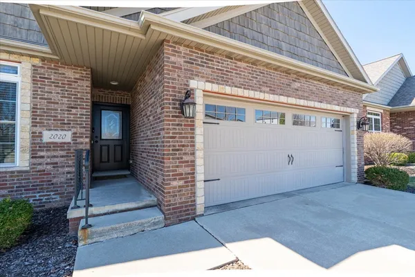 $375,000 | 2020 Escalade Road, Bloomington, IL 61705