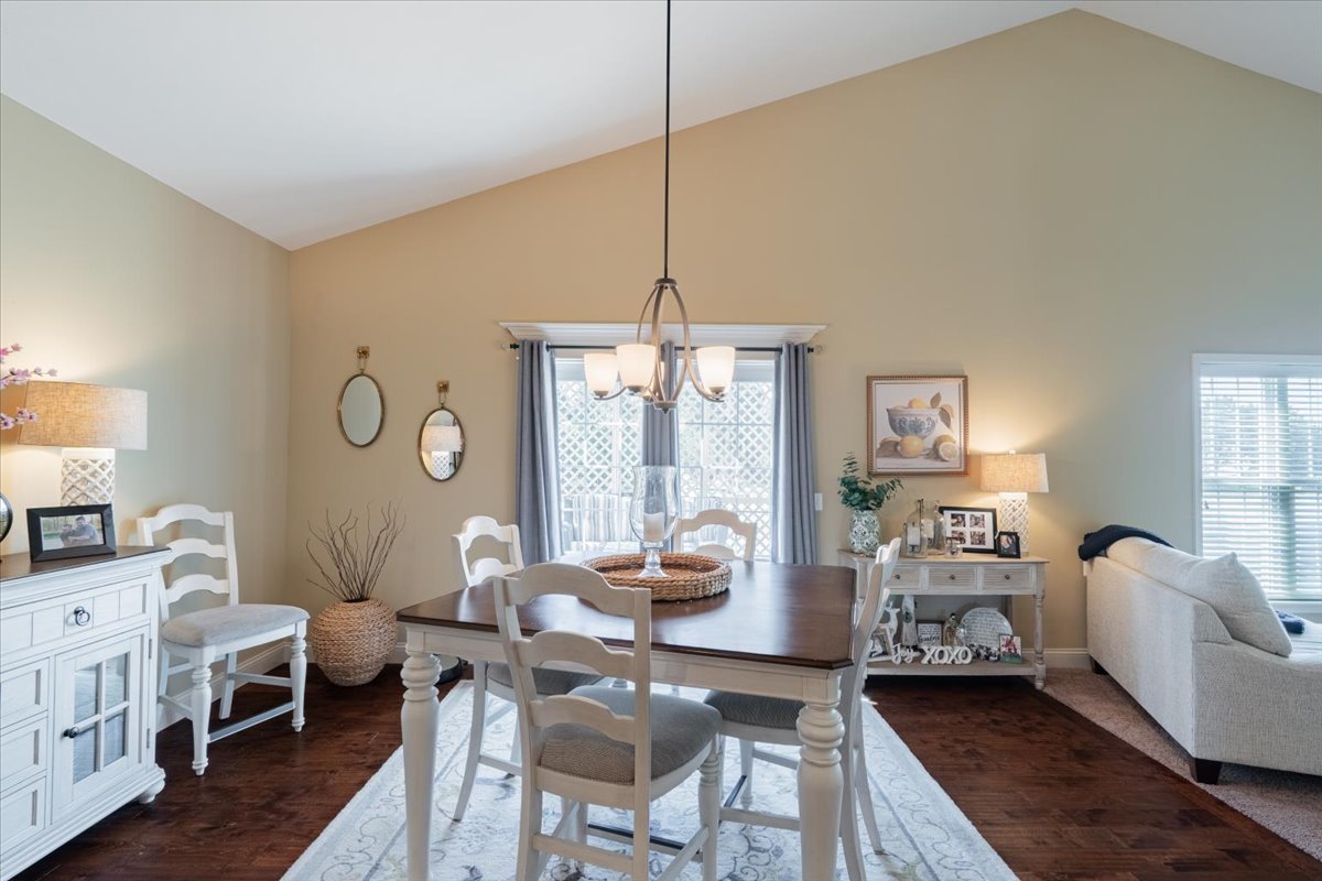 2020 Escalade Road Bloomington, IL 61705 - Photo 10 of 28