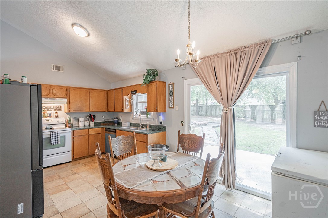 203 Deer Road Springfield, GA 31329 - Photo 13 of 33