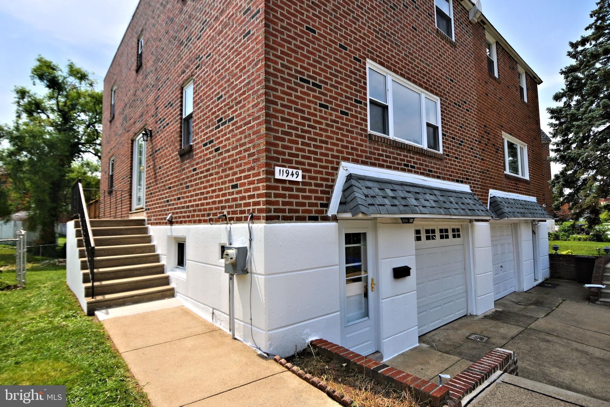 11949 Dumont Road Philadelphia, PA 19116 - Photo 4 of 54 Front and Side Entry