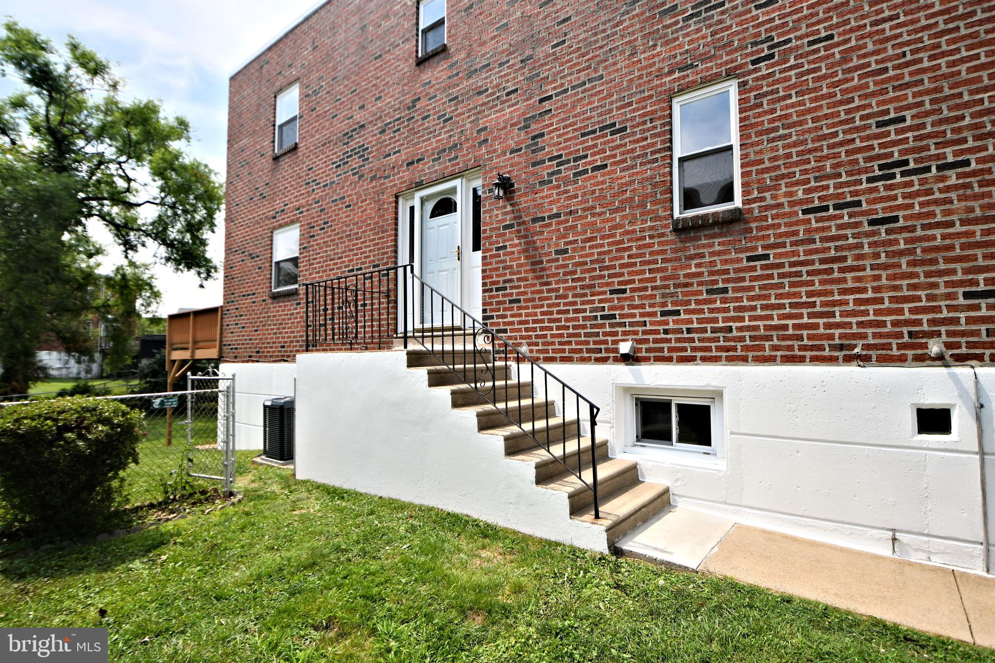 11949 Dumont Road Philadelphia, PA 19116 - Photo 5 of 54 Side Main Entry