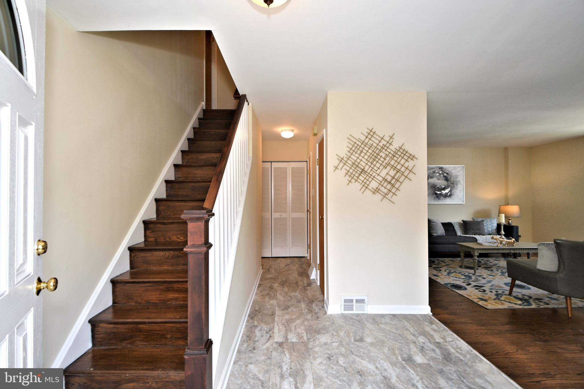 11949 Dumont Road Philadelphia, PA 19116 - Photo 6 of 54 Entry
