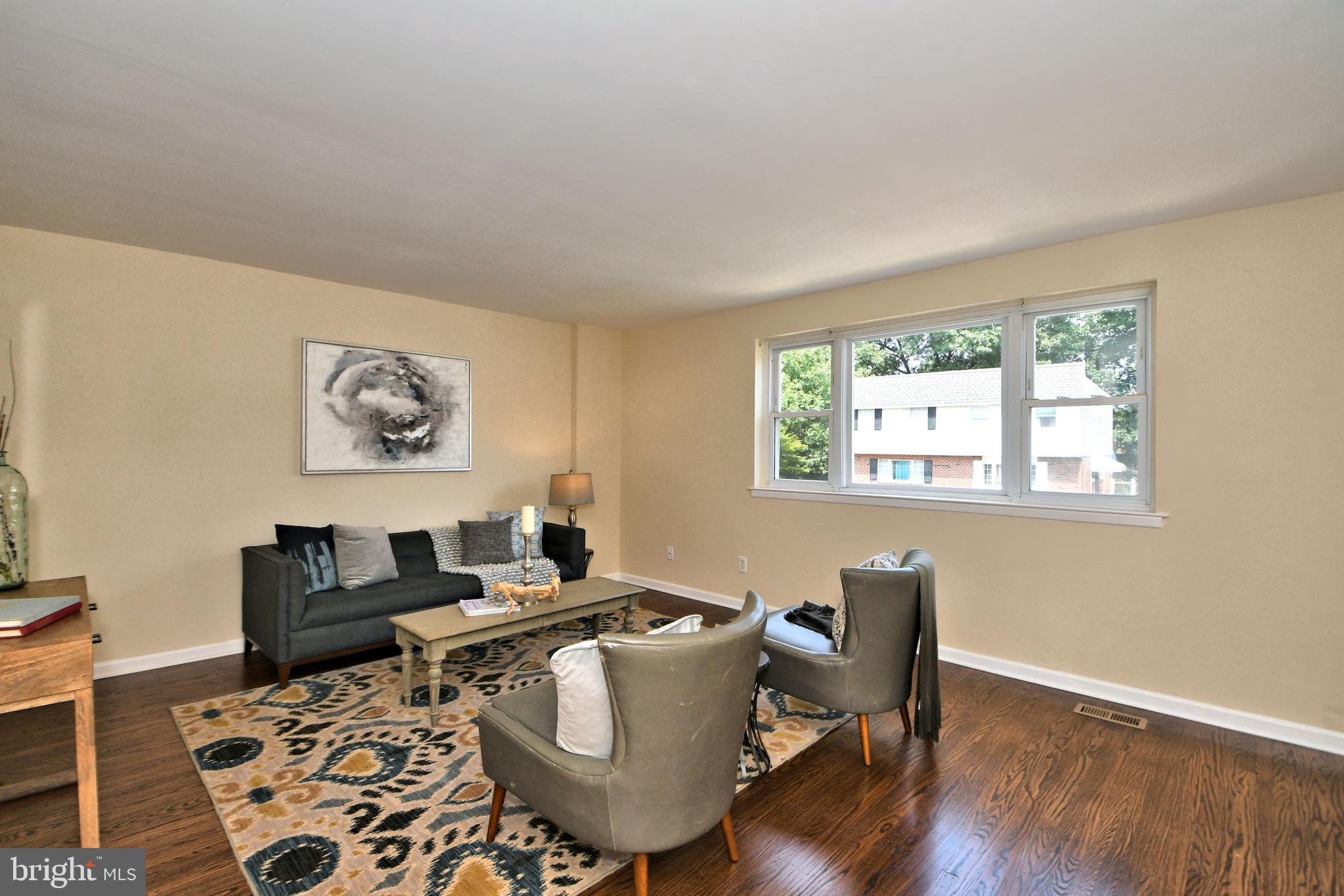 11949 Dumont Road Philadelphia, PA 19116 - Photo 8 of 54 Living Room