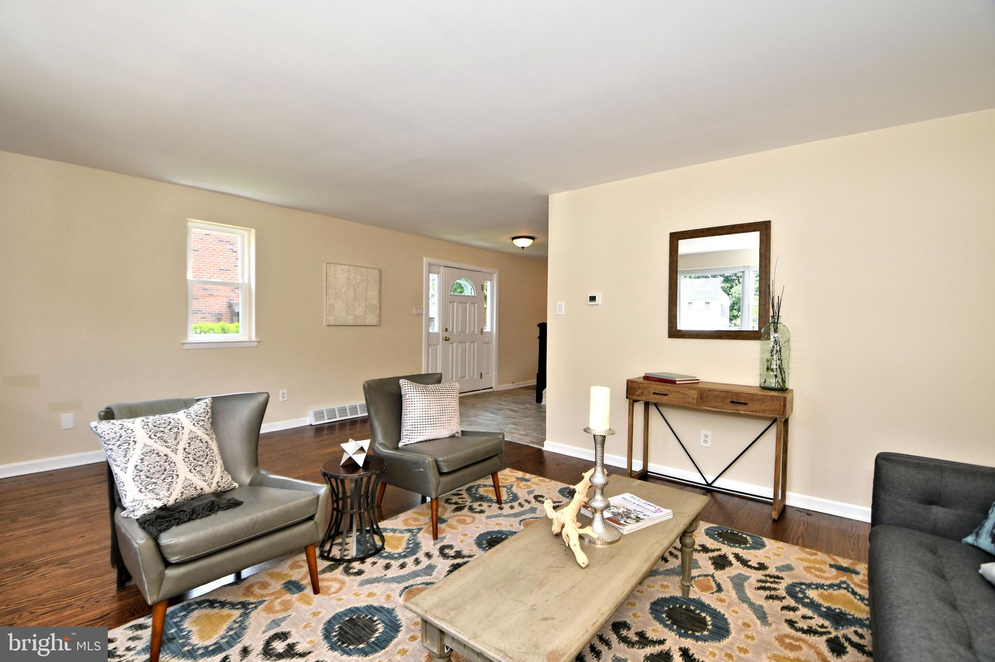 11949 Dumont Road Philadelphia, PA 19116 - Photo 10 of 54 Living Room